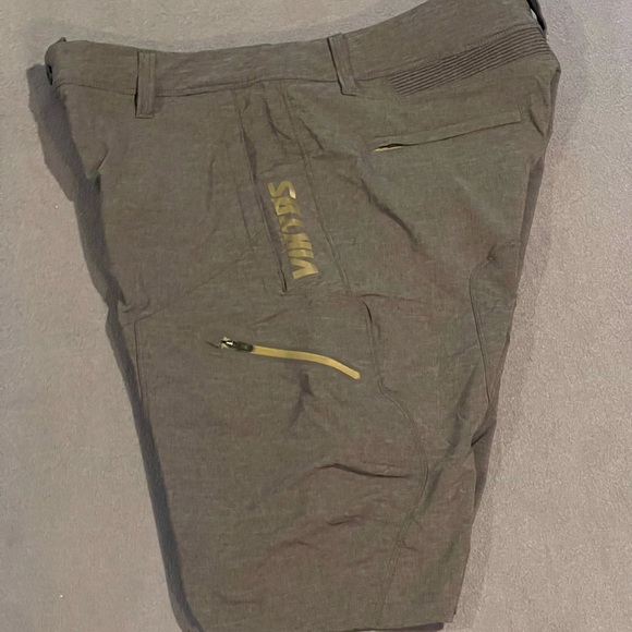 Viktos Kadre shorts mens size‎ 40 EUC gray - Picture 3 of 12